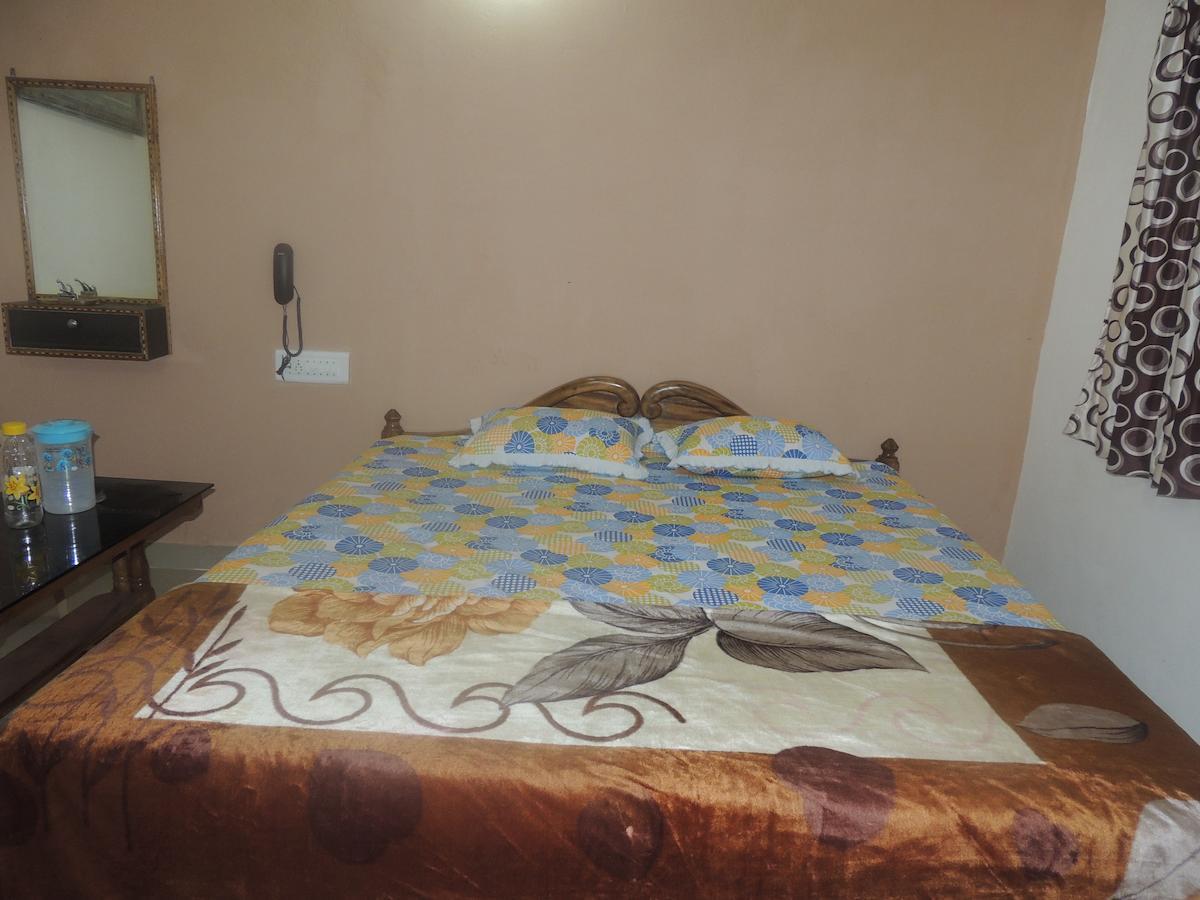 Surya Inn Konark Habitación foto